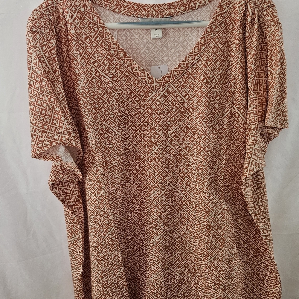 #132 CJ Banks Red Diamond Print V-Neck Blouse